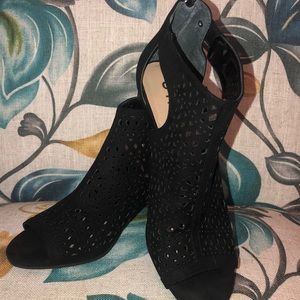 Unisa  open toed bootie/ heel